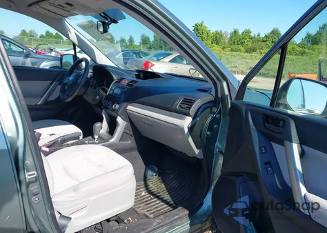 2014 Subaru Forester 2.5I z USA, uszkodzony, nr VIN JF2SJAAC7EH468113